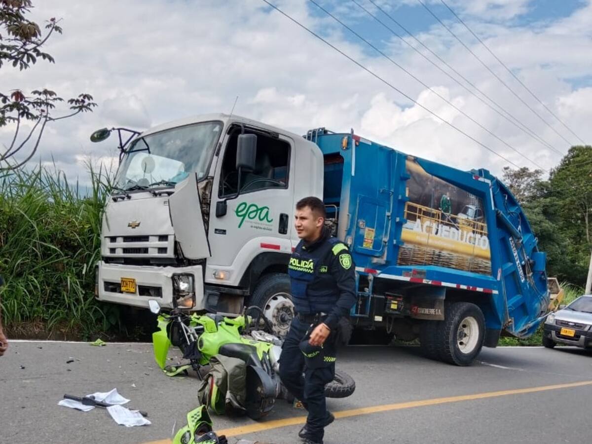 Dos uniformados de la Policía del Quindío resultaron lesionados en accidente de tránsito