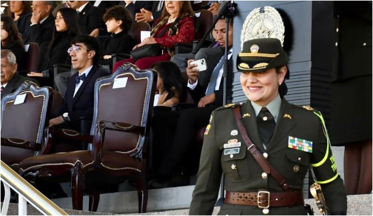 Coronel Claudia Susana Blanco Romero, primera mujer directora de Tránsito y Transporte de la Policía Nacional. Tomado de @TransitoPolicia