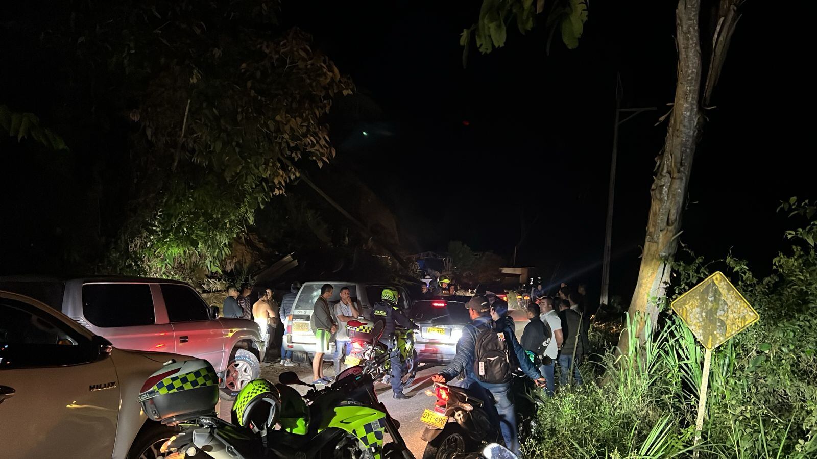 La camioneta en la que se movilizaban recibió varrios impactos de bala de arma de fuego