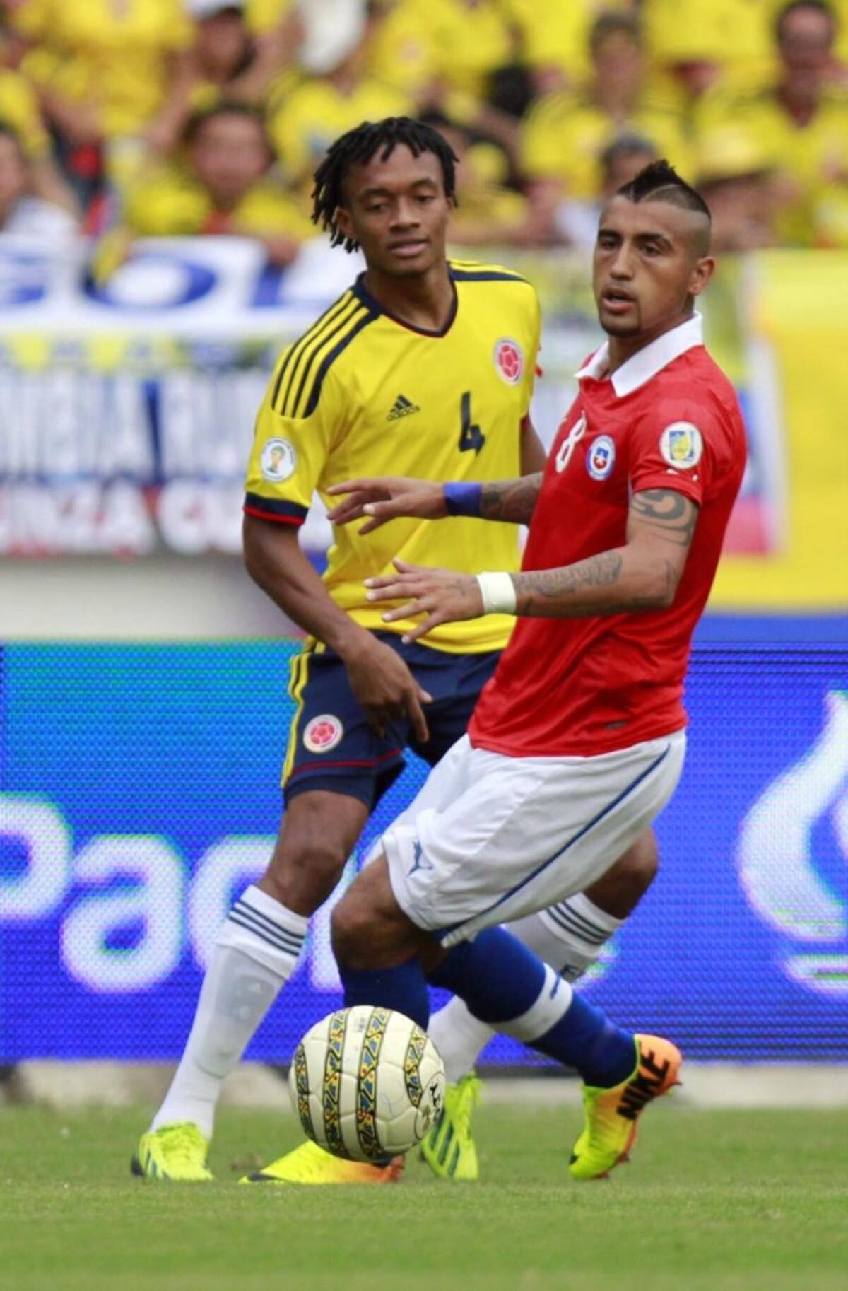 Los goles chilenos los marcaron Arturo Vidal y Alexis Sánchez (2). Teófilo Gutiérrez y Falcao (2) remontaron y aseguraron el boleto a Brasil.