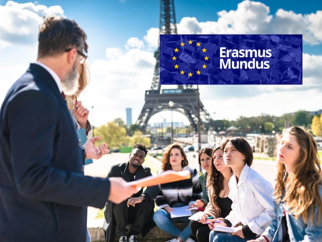 Profesor dando clases al frente de la torre Eiffel, en Francia / Erasmus Mundus Beca (Getty Images)
