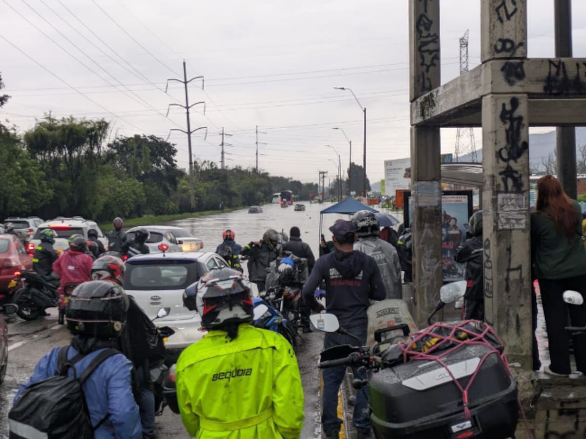 ¿Por qué se inunda la Autopista Norte cuando llueve? Estas son las verdaderas razones