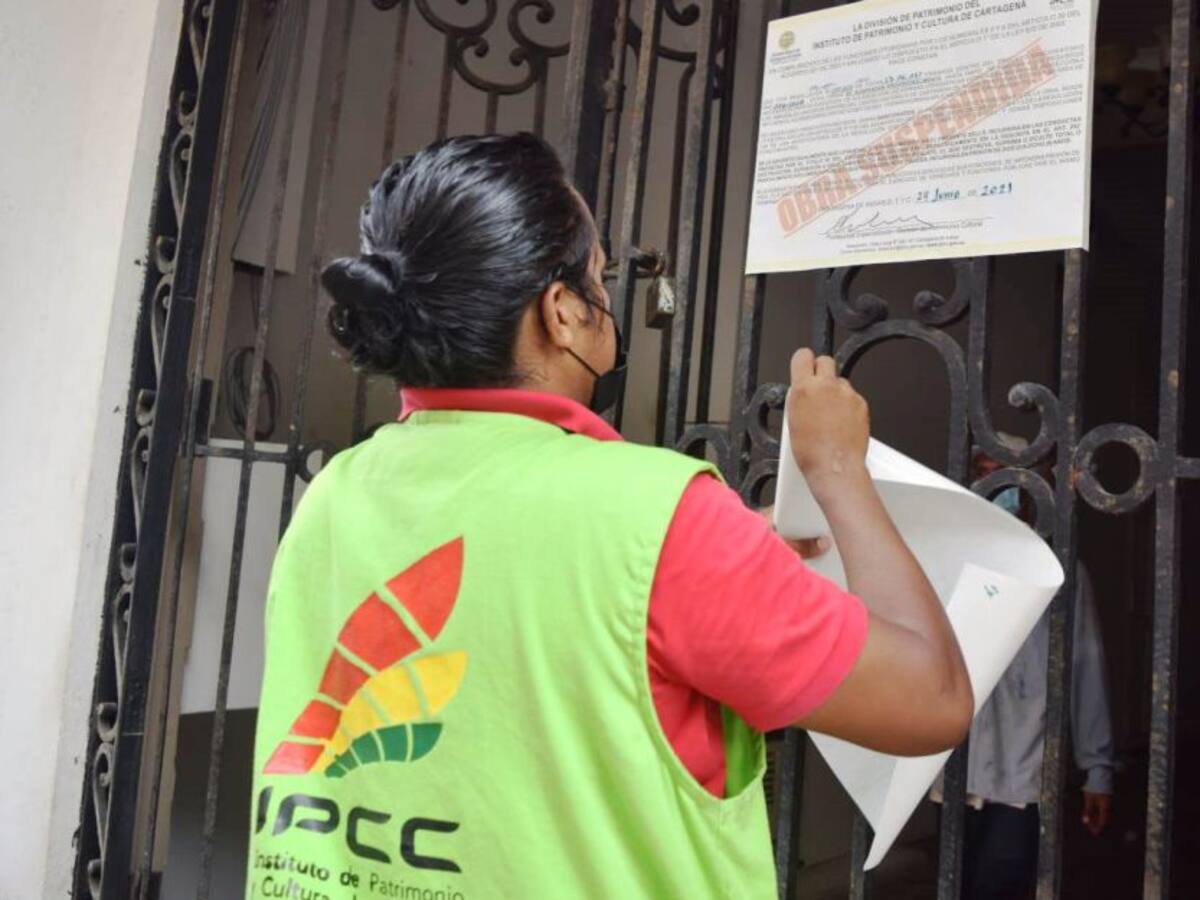 Ordenan suspender obras en cubierta de edificio de la ciudad histórica