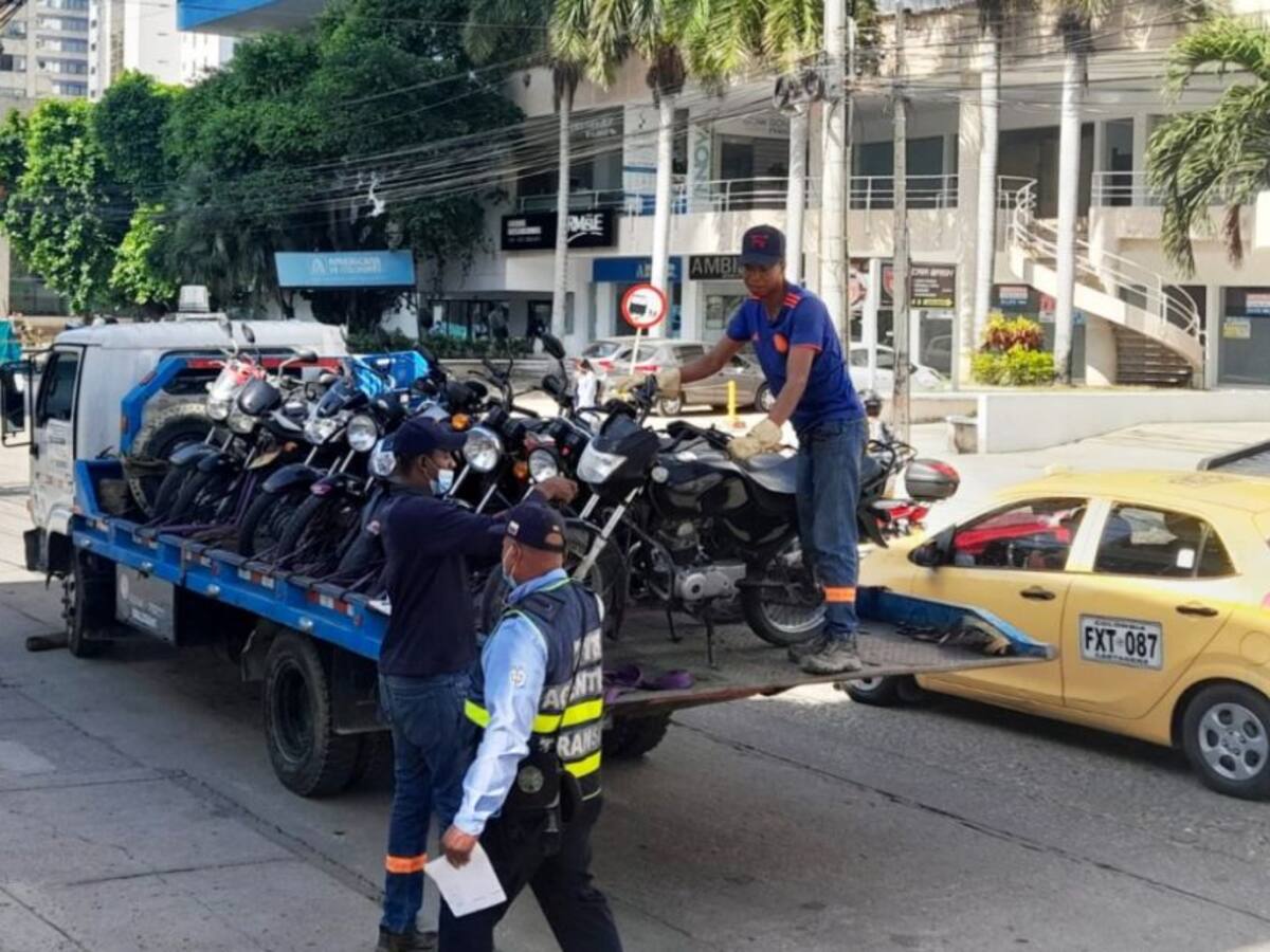Inmovilizadas 17 motos por infringir normas en zona turística de Cartagena
