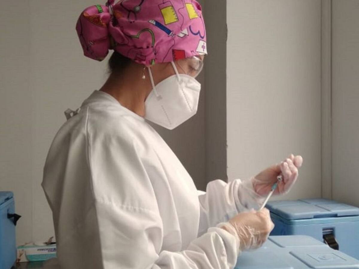 En Quindío llaman la atención de vacunación COVID ante pico de pandemia