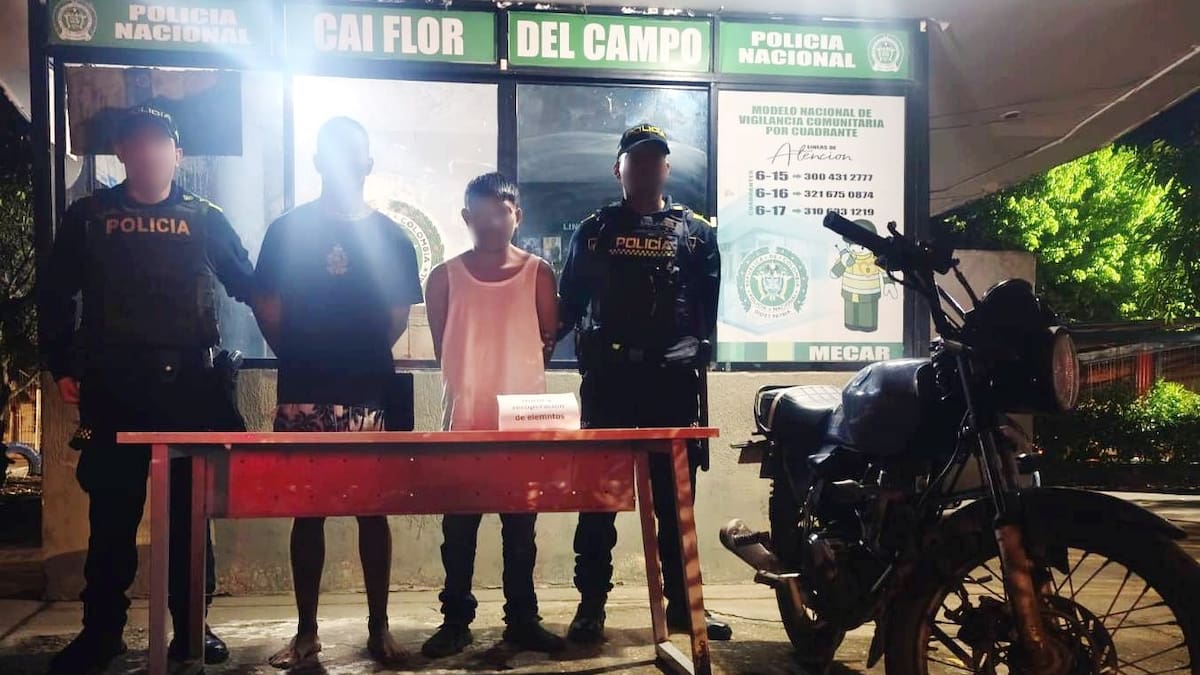 Dos capturados por hurtar celular de alta gama en Cartagena