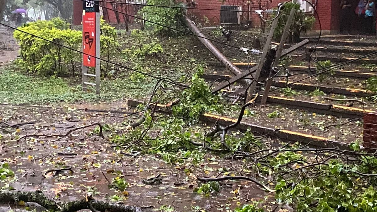 Tormentas eléctricas y fuertes lluvias azotaron a Cali, en especial al sur de la ciudad