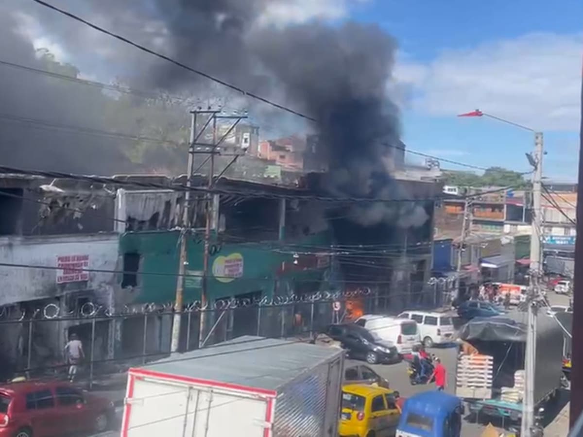 Advierten que ruinas de incendio en la calle 19 de Ibagué pueden ocasionar una tragedia