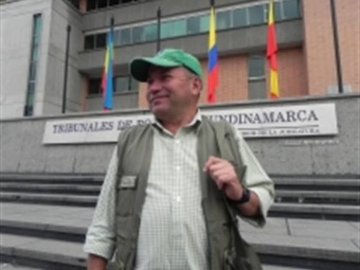 Continúan críticas a condena de periodista colombiano por injuria