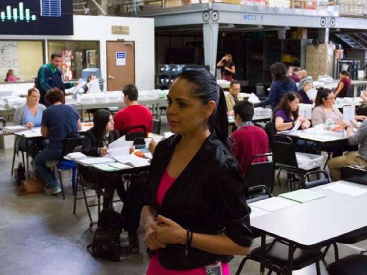 En el último día de la votación adelantada, los hispanos pujan a favor de su candidato
