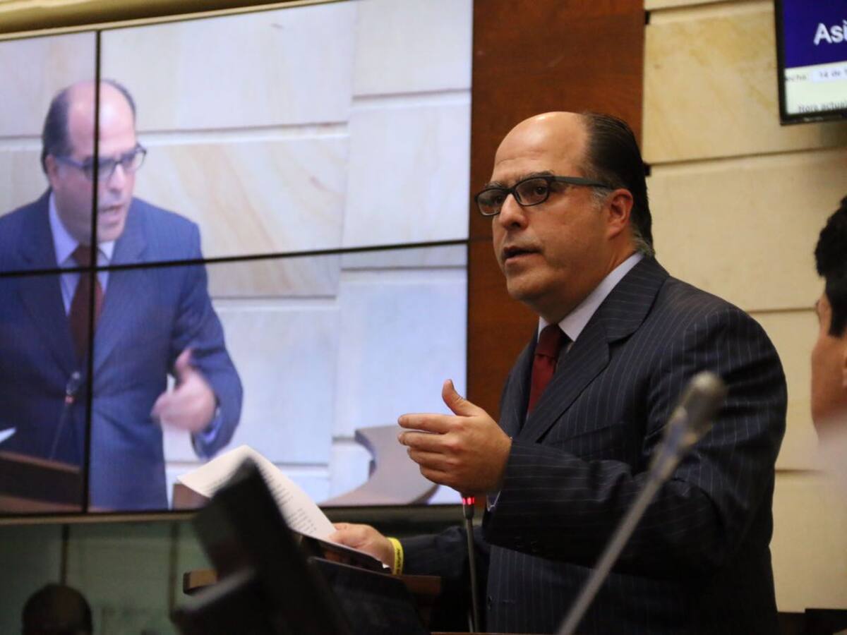 “Hay más de 23 personas fallecidas por represión”: Julio Borges, líder opositor venezolano