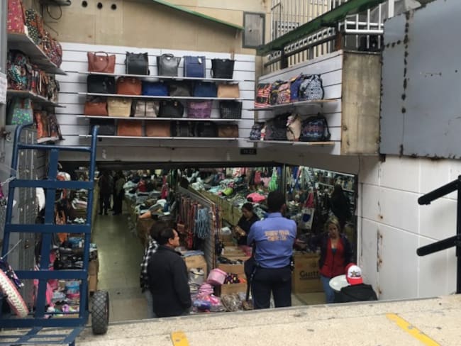 Los chinos se están tomando los comercios populares en Bogotá
