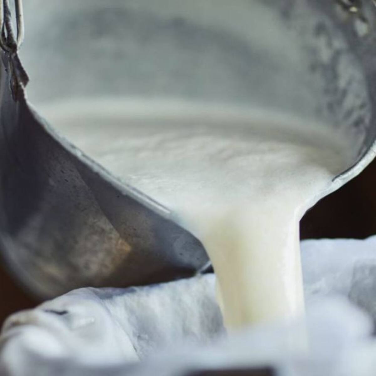 ¿En cuánto ha disminuido la producción de leche en el Quindío debido a las lluvias?