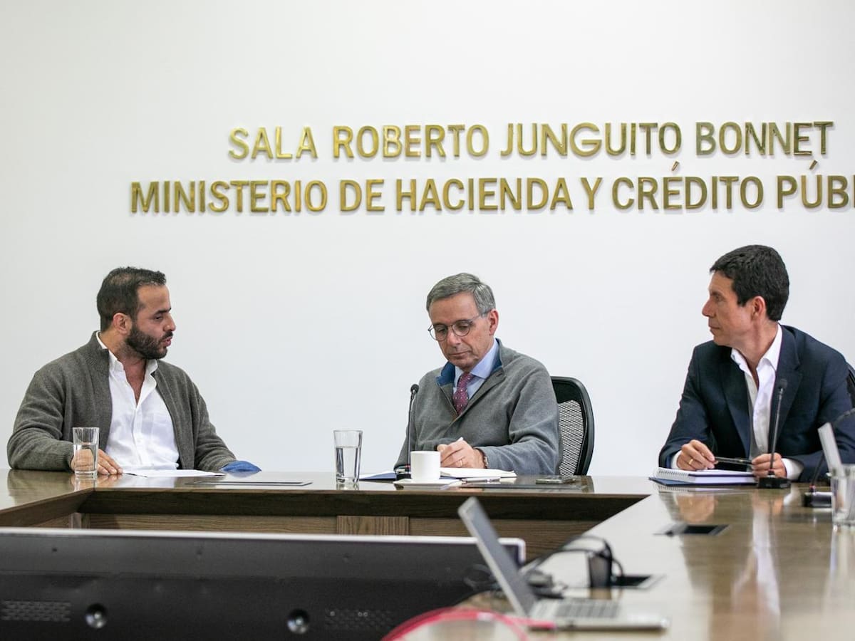 Gobernador de Córdoba solicitó el giro de $20.000 millones para el sector salud del departamento