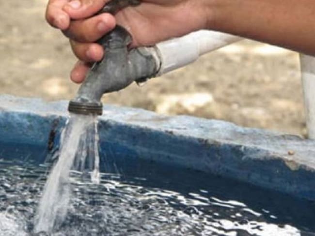 El agua de Bucaramanga, sí es apta para el consumo humano