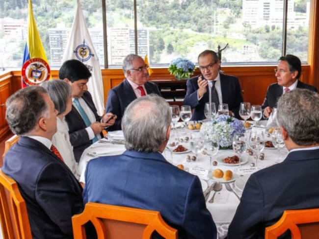 Inició almuerzo de presidente electo Iván Duque con poder judicial