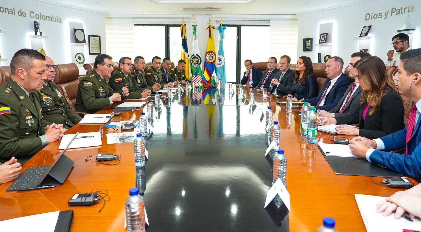 Reunión entre Policía Nacional y delegación del Congreso de EE.UU. Cortesía: Policía Nacional.