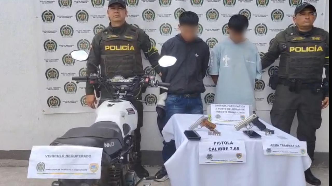 Captura en flagrancia de dos presuntos actores criminales. Foto Policía Huila 