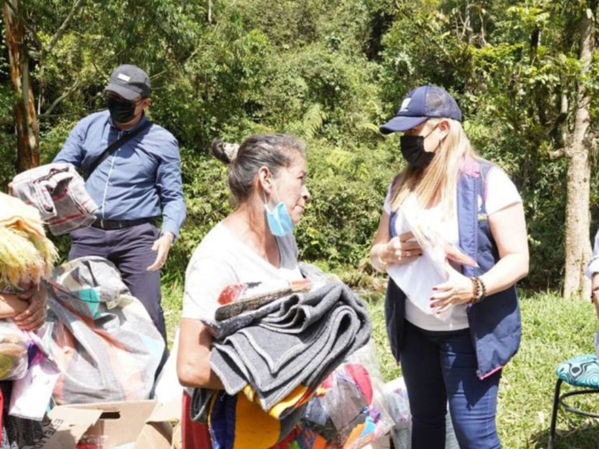Anuncian planes de vivienda para afectados por incendio en Santa Rosa