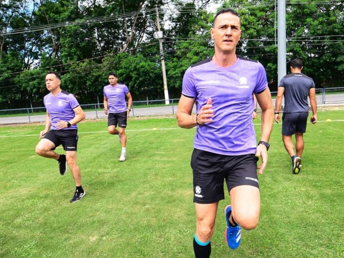 Wilmar Roldán y el cuerpo arbitral se ponen a punto para la final de la Copa Libertadores