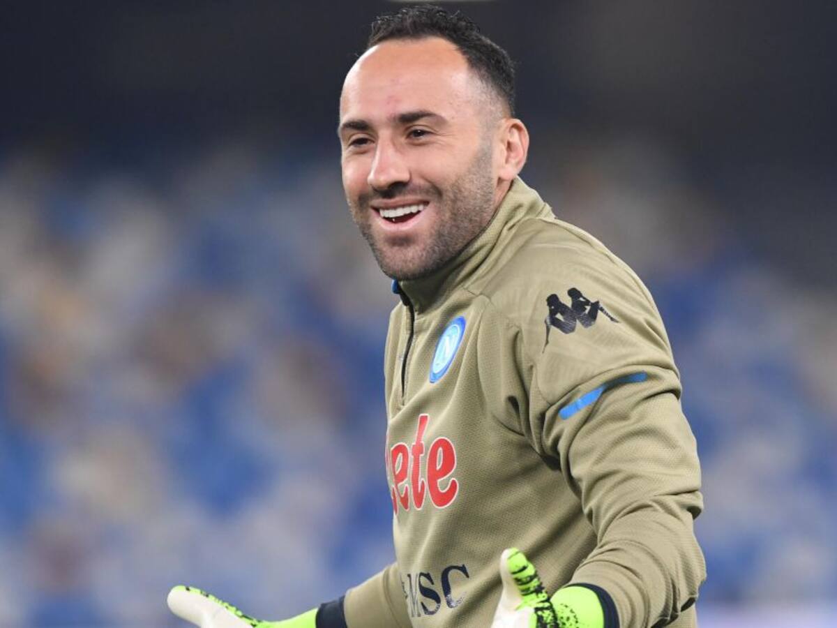 Napoli, con David Ospina, goleó al Cagliari