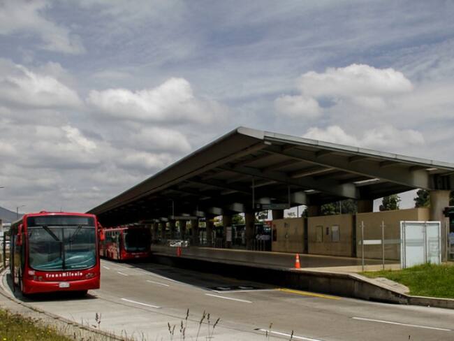 Apenas nueve de las 138 estaciones de Transmilenio tienen baños para usuarios y trabajadores