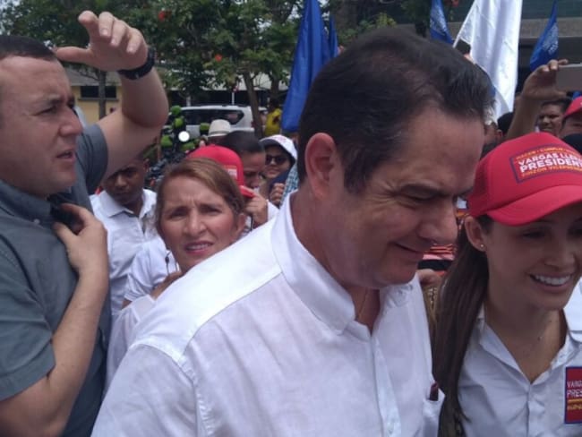 Vargas lleras celebra investigación del CNE a firmas encuestadoras