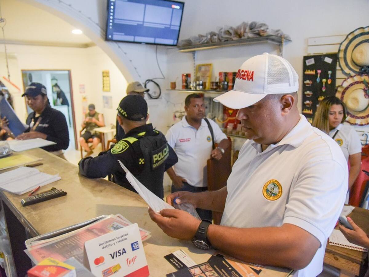 Suspenden actividad de hostal en Manga por no contar con documentación requerida