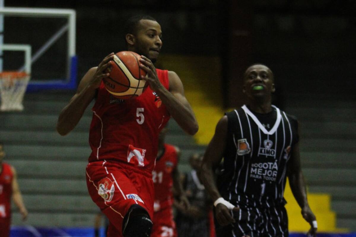 En el Coliseo El Salitre de Bogotá, se lleva a cabo el partido entre Piratas de Bogotá Vs. Halcones de Cúcuta en el marco 15 de la jornada de la temporada regular de la Liga Directv de Baloncesto. 