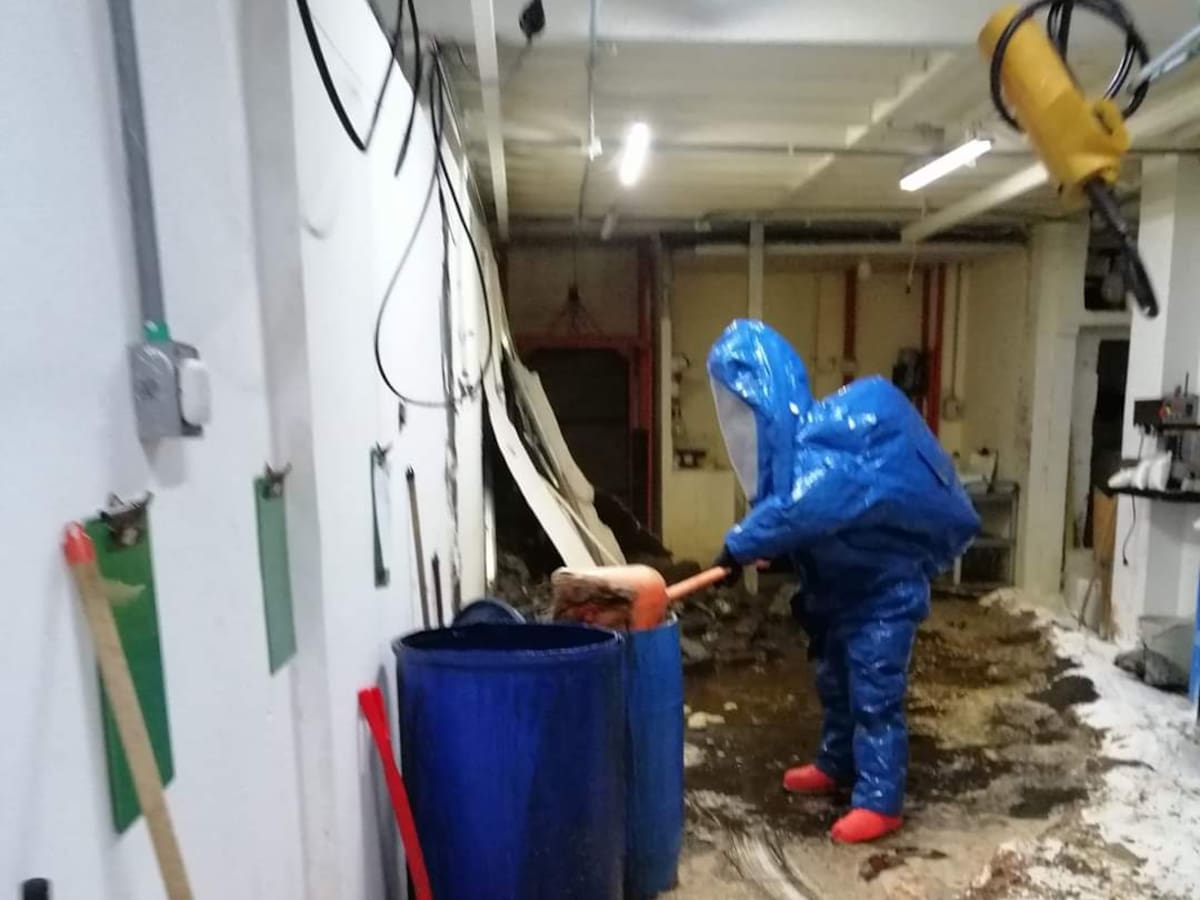 Bomberos en Armenia atendieron derrame de 7000 litros de ácido nítrico