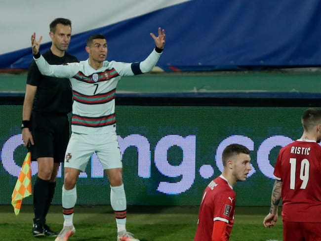 Cristiano Ronaldo, furioso por un gol anulado ante Serbia