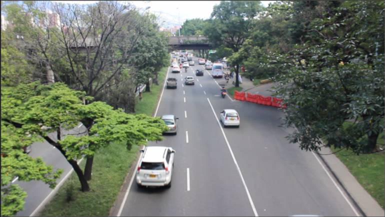Autopista Sur con La Aguacatala en Medellín 