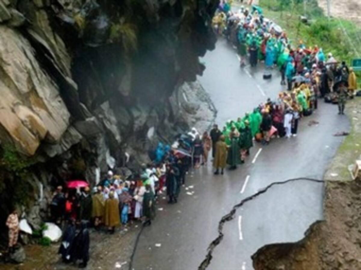 Aumentan a 95 los muertos en las inundaciones de la India