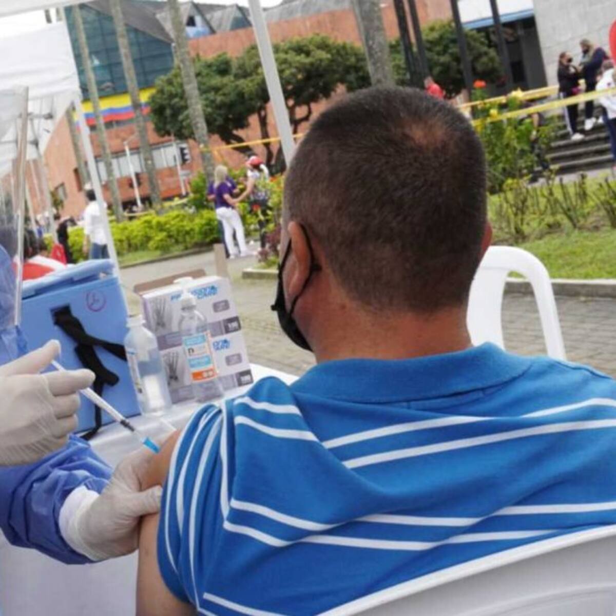 Jornada récord de vacunación contra el coronavirus en Risaralda
