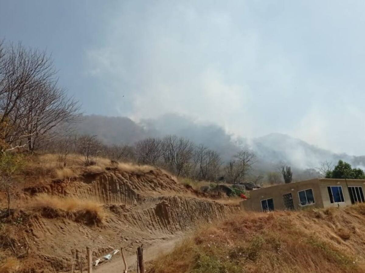 Las llamas afectaron a comunidad indígena Chimila en Santa Marta
