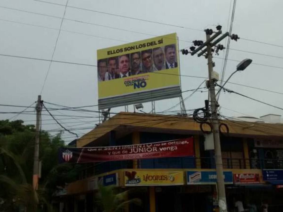 Desmontan en Barranquilla valla por ir en contra de normas del plebiscito