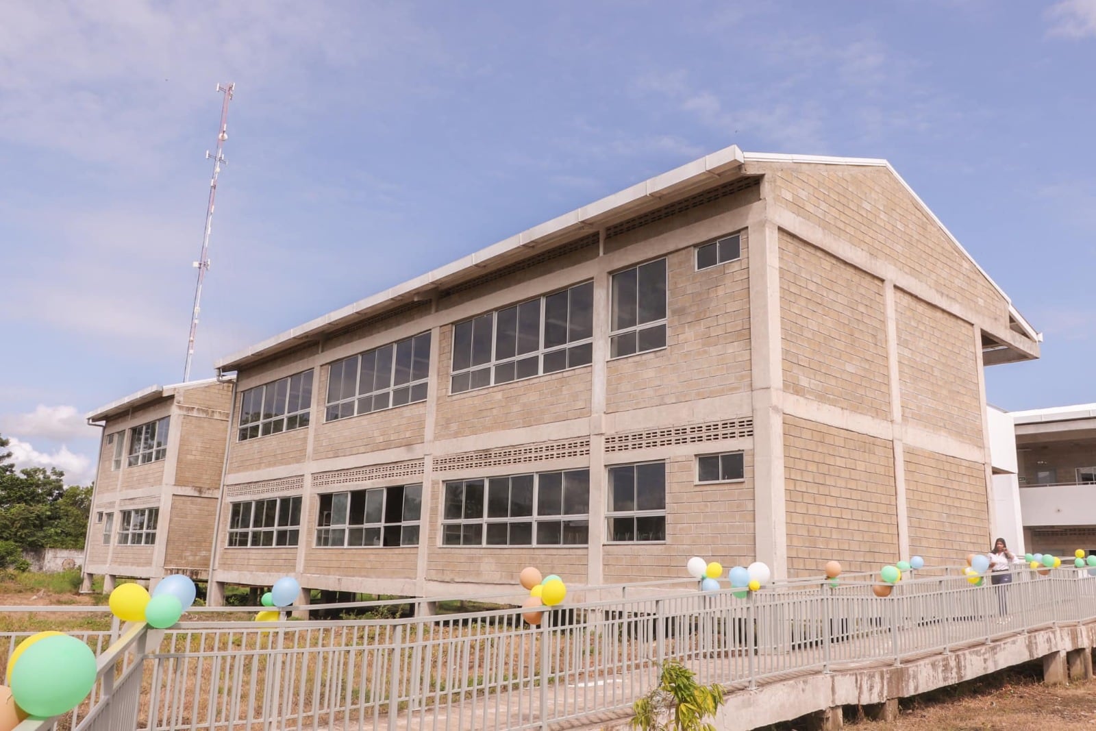 El Fondo de Adaptación entrega tres sedes educativas en Guaranda, en la Mojana sucreña