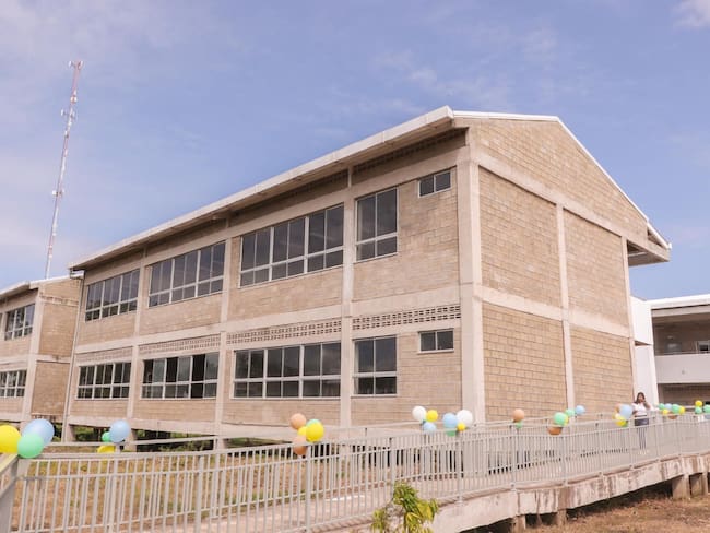 El Fondo de Adaptación entrega tres sedes educativas en Guaranda, en la Mojana sucreña