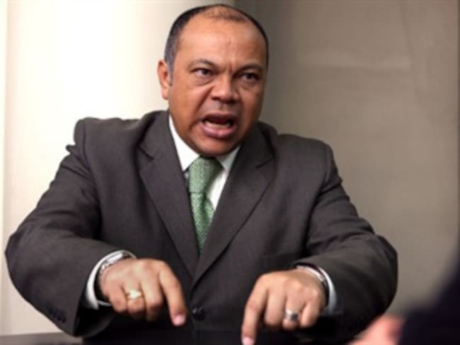 No me retracto: padre de Luis Colmenares a exfiscal Iguarán