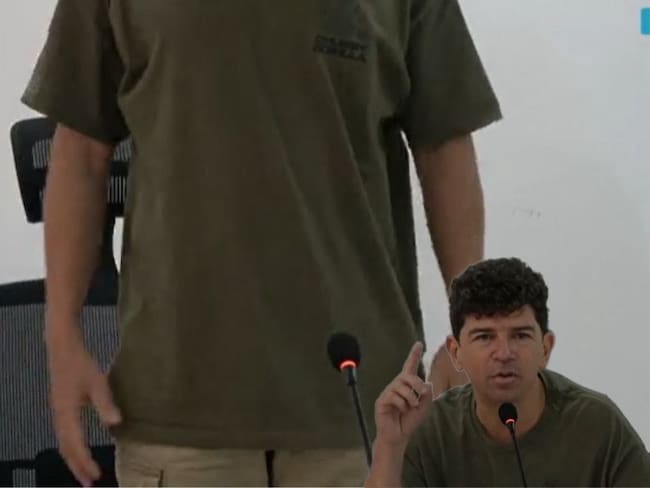 Polémica en Santa Marta: concejal asistió al recinto en ‘chancletas’ y en bermuda