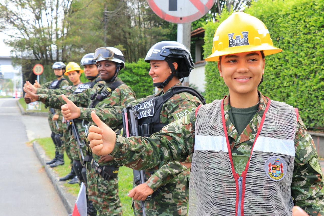 El ejército en las vías del eje cafetero. Foto Cortesía, Octava Brigada
