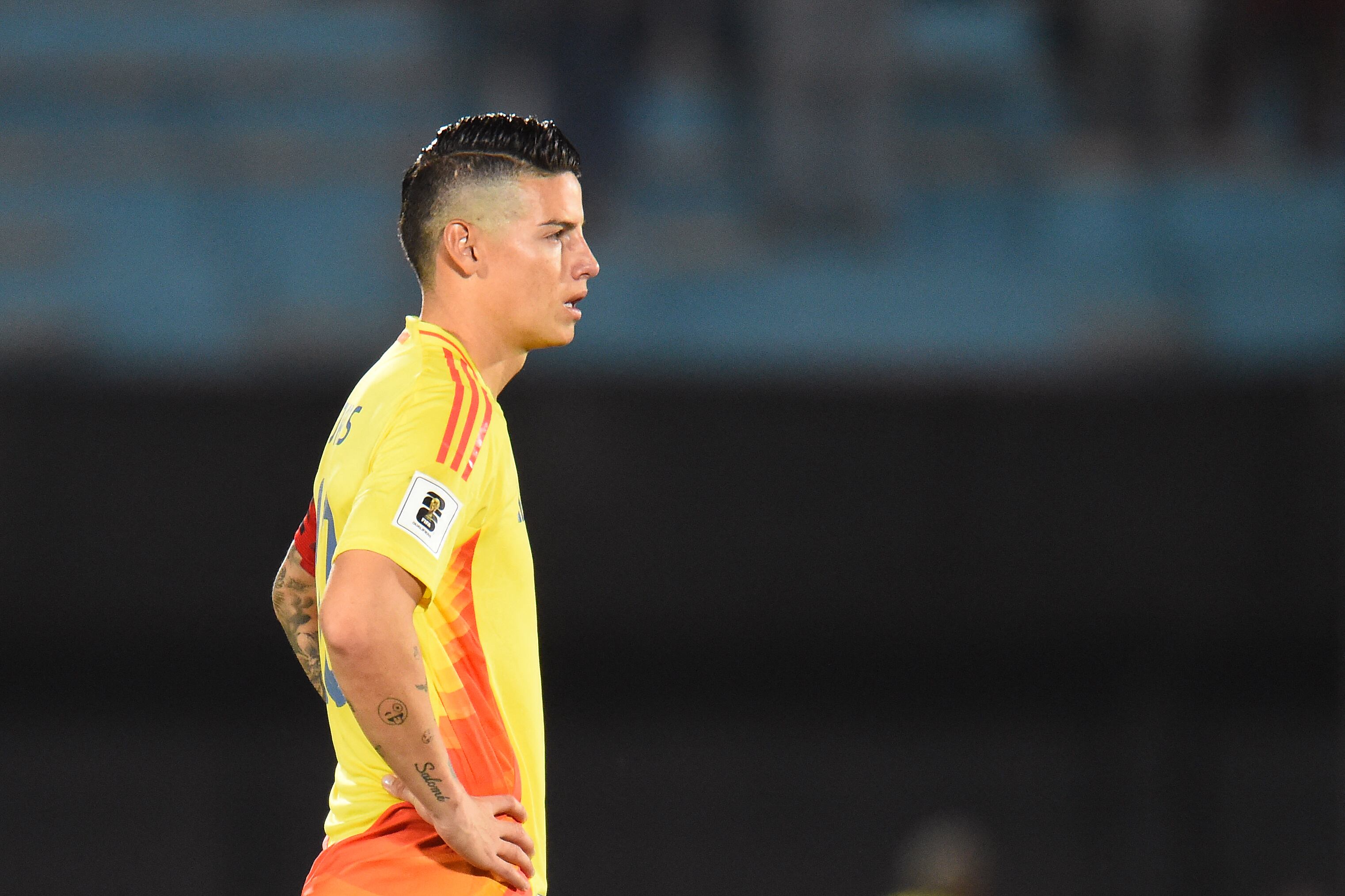 James Rodríguez y su cara de decepción al final del partido ante Uruguay. (Photo by DANTE FERNANDEZ/AFP via Getty Images)