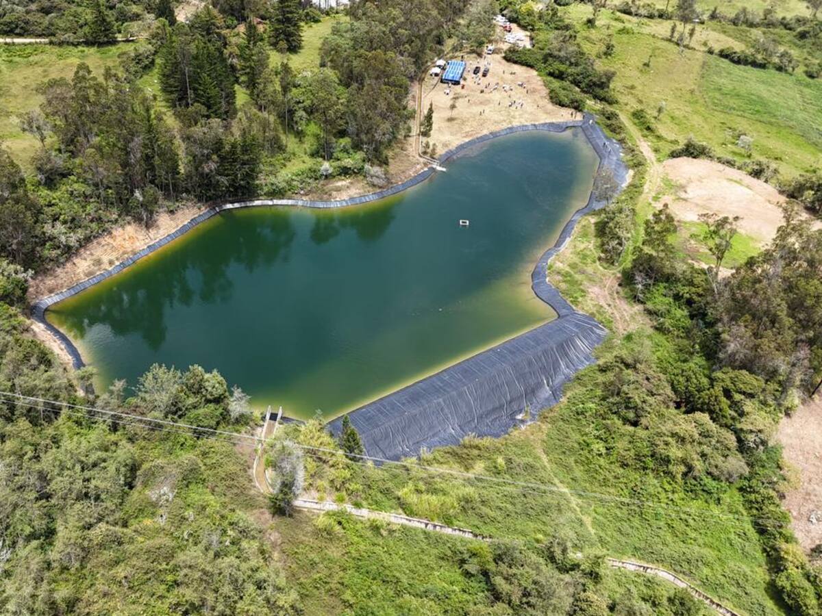 La Esant entregó embalse en Málaga: 28 mil personas se verán beneficiadas
