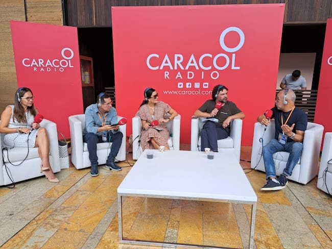 10AM Hoy por hoy, programa de Caracol Radio, se realizó desde Neomundo
