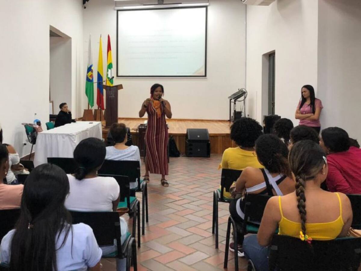 "No estás sola": campaña del Colegio Mayor de Bolívar