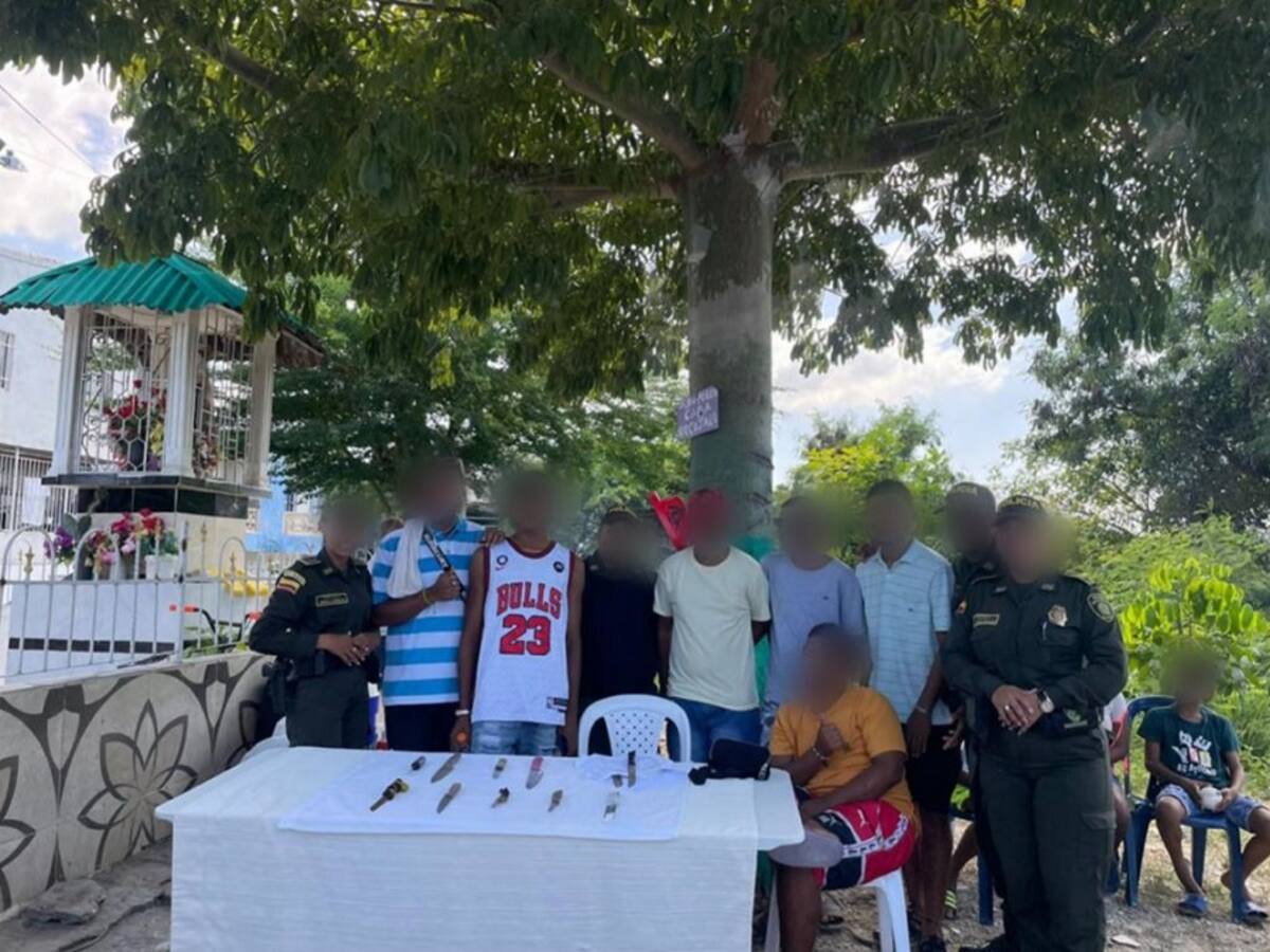 20 jóvenes entregaron armas y firmaron pacto de no agresión en Cartagena