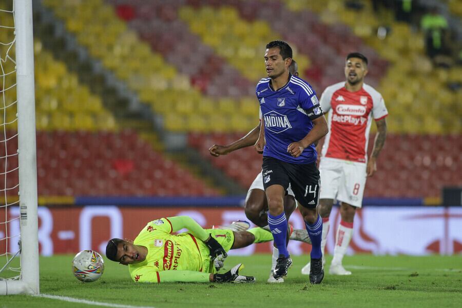 José Silva se vio comprometido en los dos goles con los que su equipo perdió el clásico / Colprensa.