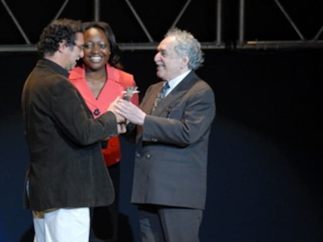 García Márquez entrega el premio Mayahuel al cineasta colombiano Víctor Gaviria