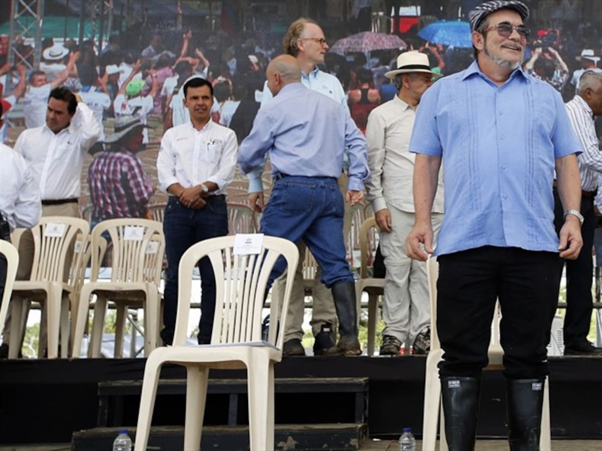 "Timochenko" está en cuidados intensivos, pero estable: Secretariado de las Farc