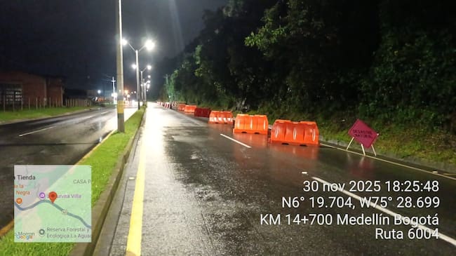 Autopsita Medellín- Bogotá cerrada por movimiento en masa- foto Devimed